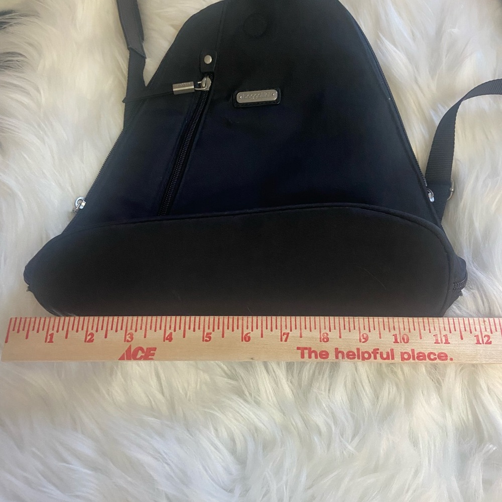 Black Triangle Backpack - Picture 6 of 8